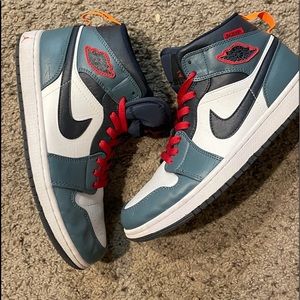 Air Jordan 1 Mid x The Facetasm “Fearless” Men’s sz 9.5